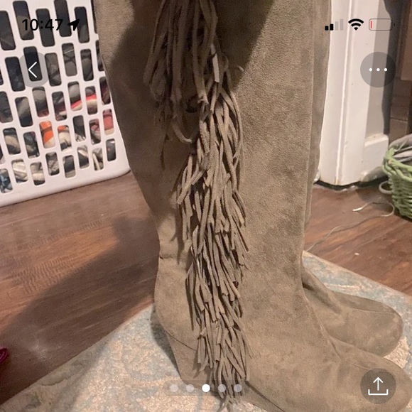 Shoes - Adorable Size 8.5 boots
